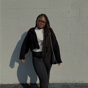Meet your Posher, Akida